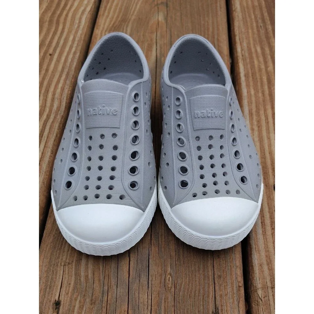 Native Gray Jefferson Slip-On Water Shoes Sneakers Size 8 Kids